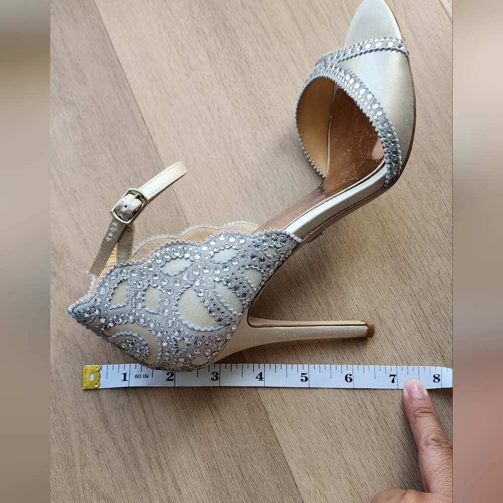 Badgley Mischka Ivory Shoes with crystal beads! - Picture 9 of 11